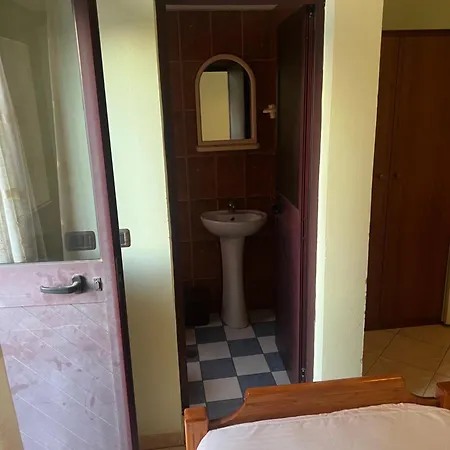 Xhejsoni Hotel *