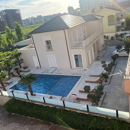 Hotel Xhejsoni *