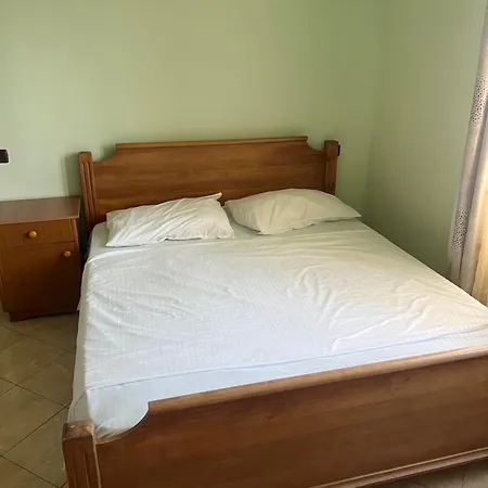 Hotel Xhejsoni *