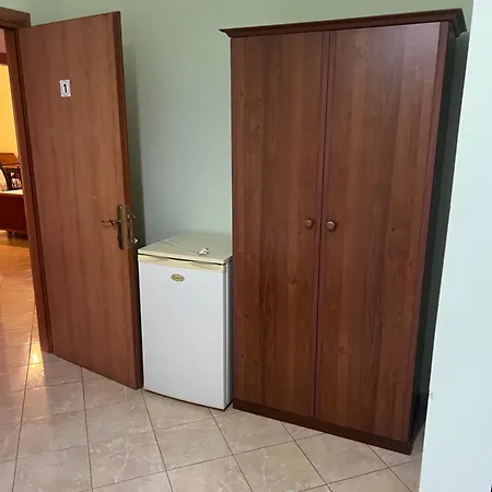 Xhejsoni فندق *